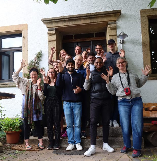 Gruppenfoto Stipendiaten-Wochenendfahrt 2024 Improvisationsworkshop