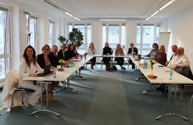 Mitgliederversammlung der Initiative Frankfurter Stiftungen März 2025 in der Dr. Arthur Pfungst-Stiftung